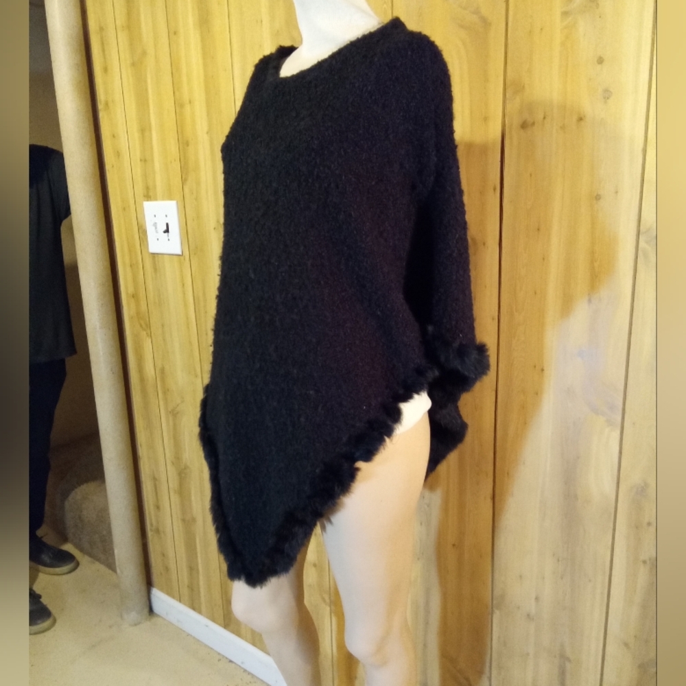 Escapade small medium black shaww